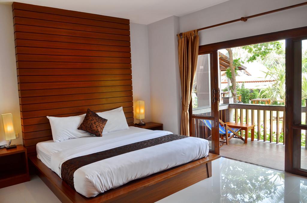 Lanta Intanin Resort - Sha Extra Plus Koh Lanta Room photo